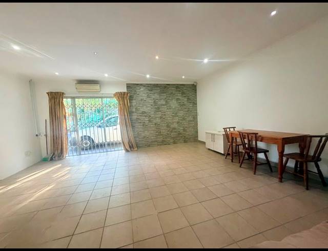 1 BEDROOM PROPERTY TO RENT IN COWIES HILL